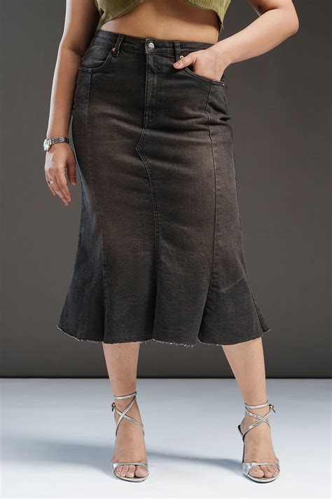 Uptown Black Curve Denim Midi Skirt – auretta