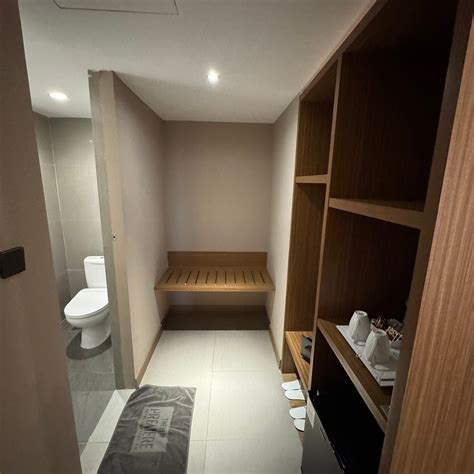 THE ZHM PREMIERE HOTEL PADANG - Hotel Reviews, Photos, Rate Comparison ...