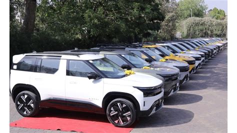 Tata Motors delivers 101 Sierra SUVs in Ahmedabad bookings cross 100000 ...