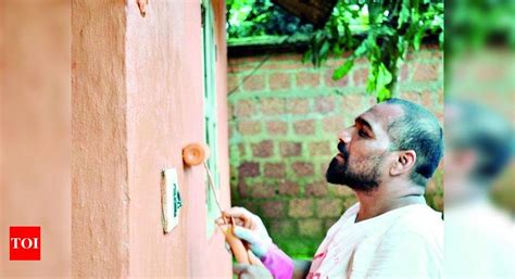Bengalureans paint homes of those affected by the floods - Times of India