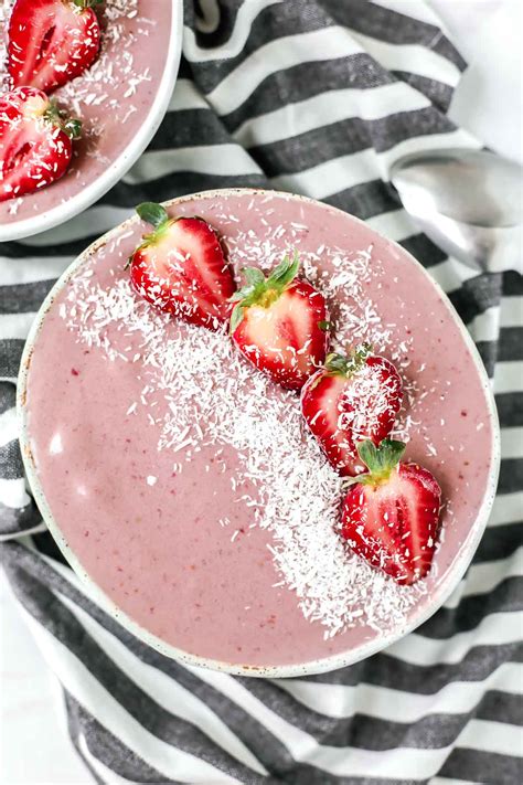Strawberry Acai Smoothie Bowl (+ tips and troubleshooting)