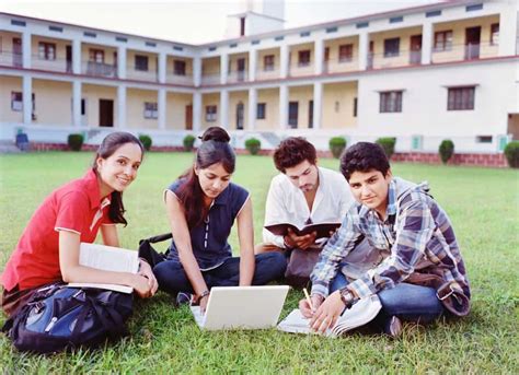 किशोरावस्था (Adolescents) के बारे में पाएं पूरी जानकारी - हैलो स्वास्थ्य