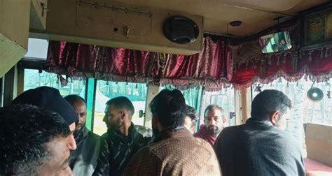 J&K: A Bus Ride From Budgam’s Villages in Search of Daily Employment ...
