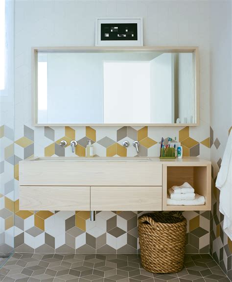 Photo 4 of 20 in 20 Bathrooms With Transformative Tiles from An Idyllic ...