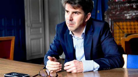 What are the sacred texts of Buddhism?