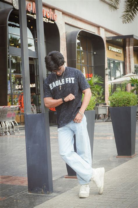 Eagle fit Acid wash Drop shoulder (black)