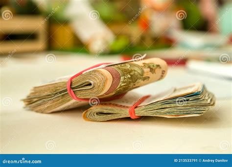 1 Band of Money 的图像结果