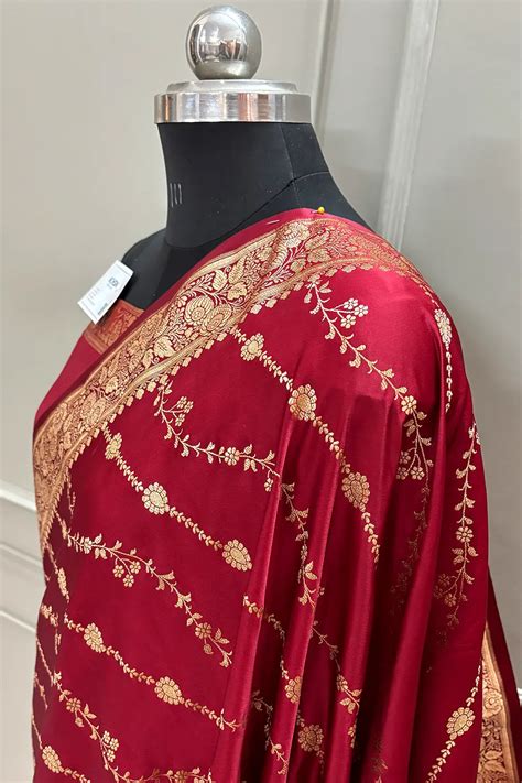 Maroon Sunehri Lehar Katan Silk Banarasi Saree – Mohsin Textiles
