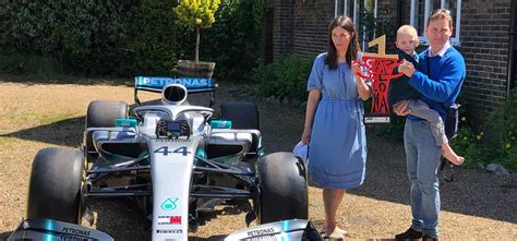 Given A Week To Live, Terminally Ill 5YO Gets Lewis Hamiltons F1 Car In ...