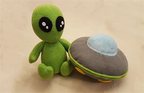 Alien Hovercraft 的图像结果