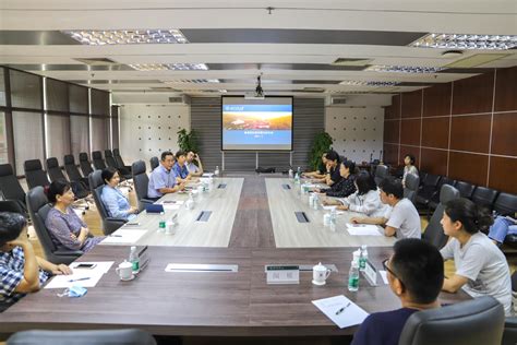 珠海校区组织召开新入职教师座谈会-北京师范大学珠海校区