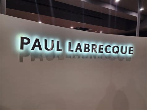 Backlit Building Signage 的图像结果