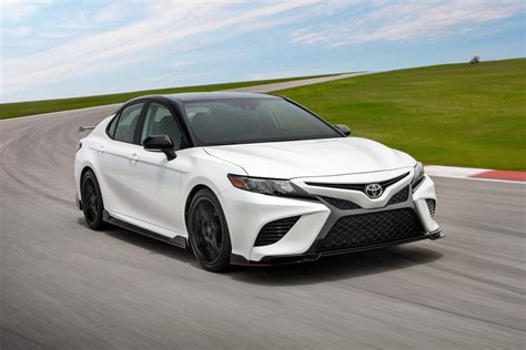2024 Toyota Camry MPG & Gas Mileage Data | Edmunds