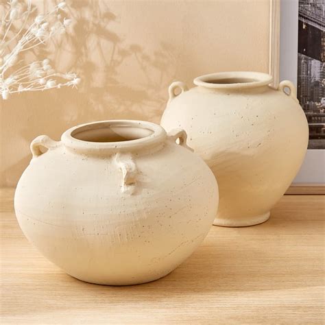 Buy Amida Cora Ceramic Tabletop Vase from Home Centre at just INR 2399.0