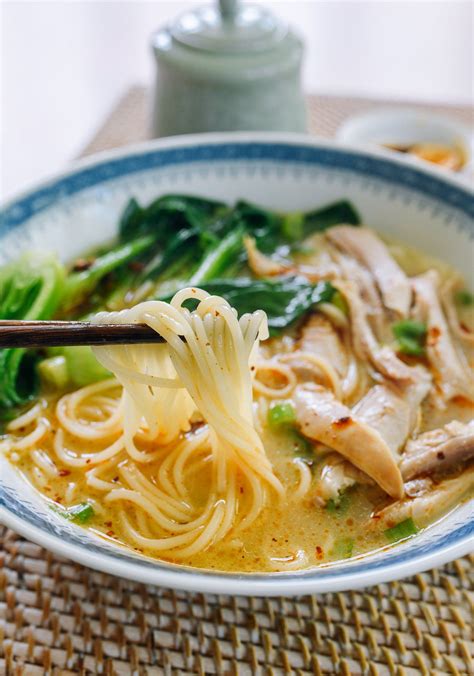 Chinese chicken noodle soup – Artofit