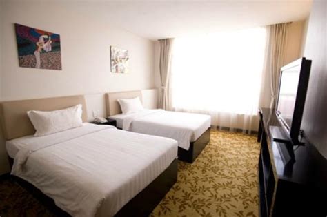 GOLDEN PALM CASINO-HOTEL (Bavet) - Hotel Reviews & Photos - Tripadvisor