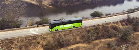 Flix Lounge: book your ticket and enjoy the amenities