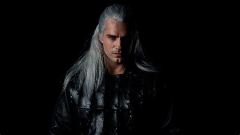 The Witcher : Henry Cavill en Geralt pour la série Netflix qui arrive ...