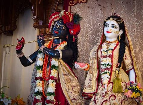 Radha Ashtami 2019: जानें, किसके साथ हुआ था राधारानी का विवाह - radha ...