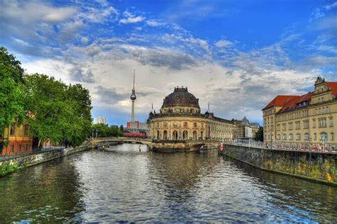 Berlin’s Winter Magic 3 Hour Alexanderplatz Christmas Market Walk (with ...