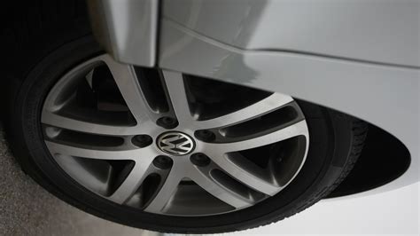 Volkswagen-Jetta-2011-2-0-Trendline-M-Exterior Car Photos - Overdrive