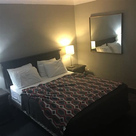 CITY VIEW INN (Burlington, Ontario) - Hotel Reviews, Photos, Rate ...