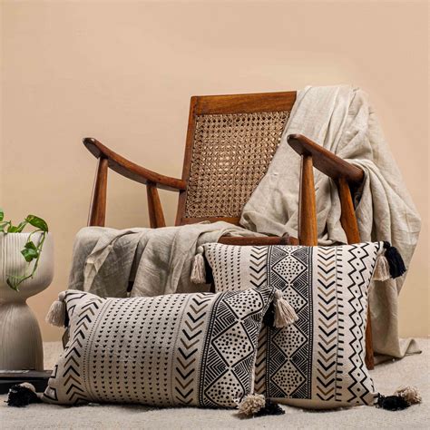 Tribal Motif Cushion Cover – Muun Home