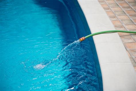 How To Fill Up A Swimming Pool | Storables
