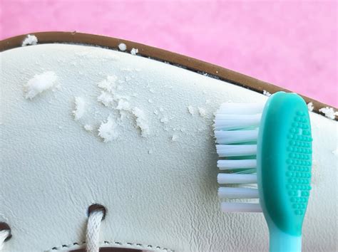 How to Clean White Leather Shoes - Rana Cheikha