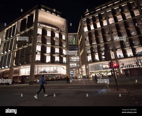 Bloomberg European headquarters in Queen Victoria Street London at night Stock Photo - Alamy
