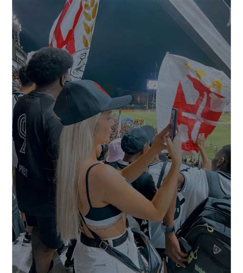 Foto: A amante Larissa Ferrari diz que envolvimento com Payet se fortaleceu devido à solidão do ...