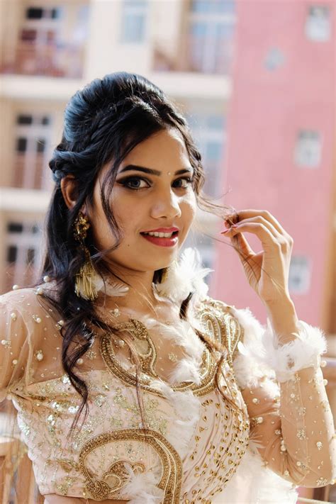 Tiara Boss | FEATHER READY TO WEAR SAREE