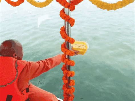 'Division will lead to Bangladesh like disaster'-CM Yogi: Performs 3 ...