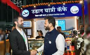 अब एयरपोर्ट पर भी देश के आम आदमी का कैफे, सस्ते दामों में चाय‑समोसा ...