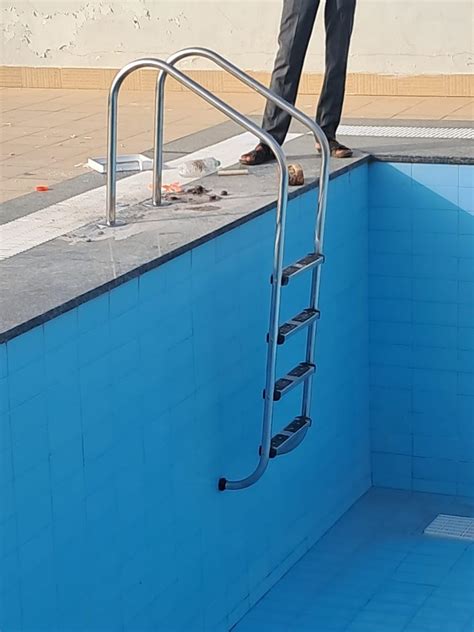 Kaizen POOLSwimming Pool SS 304 Grade Ladder - 4 Step Overflow Type ...