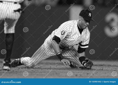 Derek Jeter Baseball 的图像结果