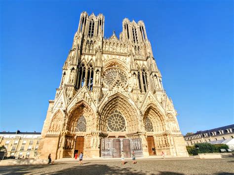 What is Champagne? A guide into the Glorious Sparkling Wine