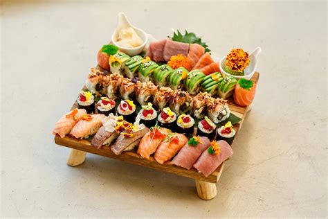 OHANA IBIZA BUFFET - HIPPIE MARKET, Playa d'en Bossa - Restaurant ...