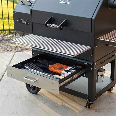 Rezultat imagine pentru Grilling On a Yoder YS640