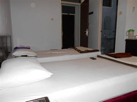 HOTEL SANTOSA (Malang) - Hotel Reviews, Photos, Rate Comparison ...