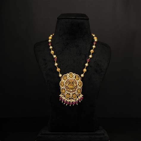 Check out the beautiful gold-plated Samiha silver necklace – Amyrasilver