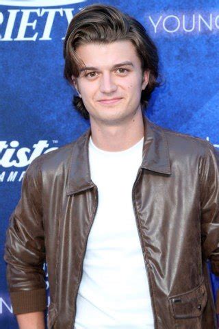 Joe Keery Height, Weight, Shoe Size