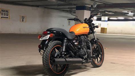 2018 Royal Enfield Thunderbird 500X first ride review - Overdrive