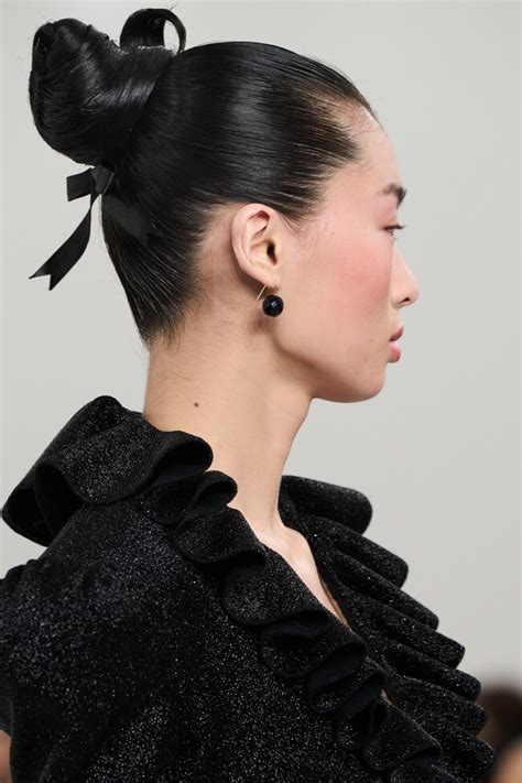 Spring/Summer 2024 Trends Are All About Fun And Artistic Beauty Looks ...