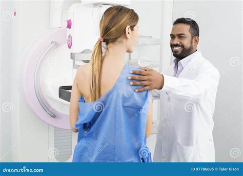 Doctor Preparing Patient for Mammogram Test Stock Image - Image of doctor, cancer: 97786695