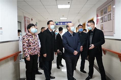 赣州市中医院护理部组织新冠肺炎疫情防控护理应急预案演练