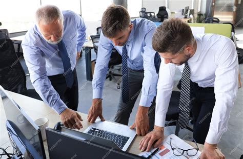 Stock Business Guy 的图像结果