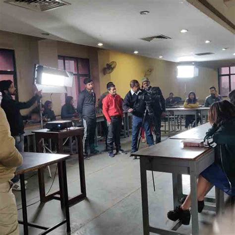 Journalism college,top mass communication colleges in noida,India