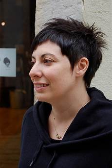 Stylish Haircuts For by Trendy Chic Haircut With Stylish Bangs Stylish Haircuts For