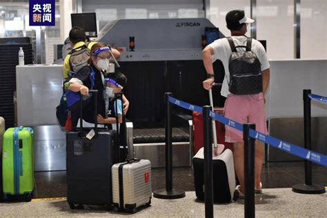 三亚新闻网_机场直击：海南加快安排滞留游客返程